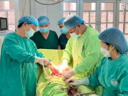 Bà bầu - Đau bụng âm ỉ 4 ngày vẫn đi làm, mẹ bầu Yên Bái suýt mất mạng nếu cấp cứu chậm 30 phút