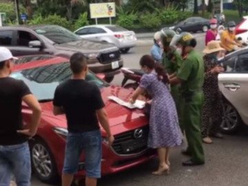 Vợ mang giấy đăng ký kết hôn đi đánh ghen chồng và nhân tình, CĐM hết lời khen thái độ của người vợ