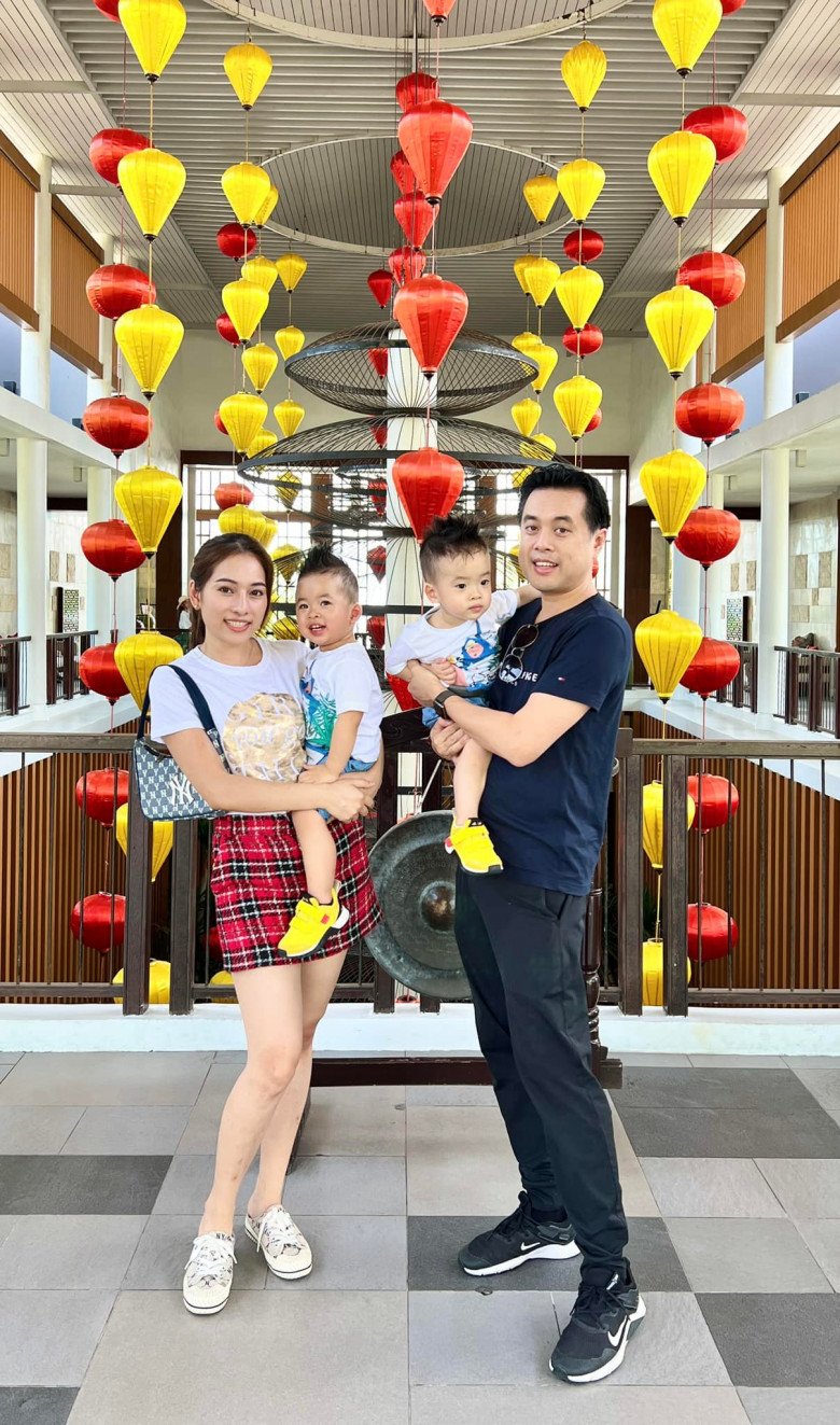 Dương Khắc Linh làm bố tuổi 40: Sợ cảnh con lớn bố siêu già, tìm biện pháp kéo dài tuổi trẻ vì con - 4