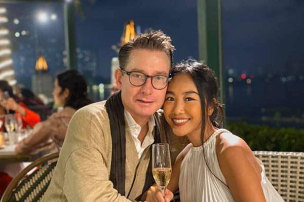 Con gái Đoan Trang - chồng Thụy Điển: Từ nhỏ đã bộc lộ năng khiếu ca hát, lại được bố mẹ đầu tư khủng - 2