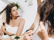 Sức khỏe - Thời điểm nào tối kỵ gội đầu? Ai hay gội đầu giờ này thường chưa già đã yếu, nhất là phụ nữ