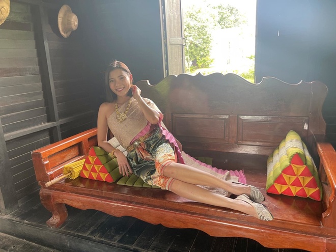 Sao Việt 24h: Lều Phương Anh khoe con trai bụ bẫm mới sinh với bạn trai giấu mặt được cho là đã có gia đình - 12