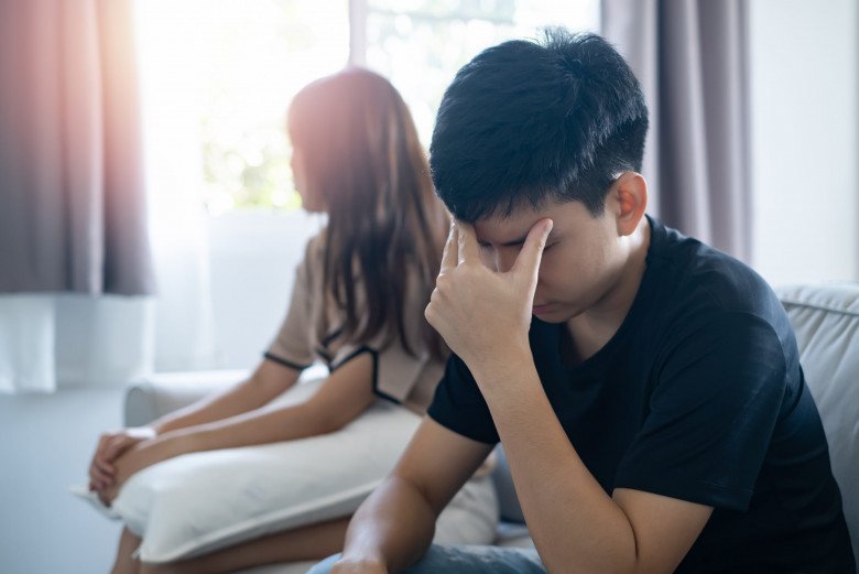 Vợ chồng nên chia sẻ điều mình thích và không thích ở nửa kia nhưng tránh chỉ trích. (Ảnh minh họa)