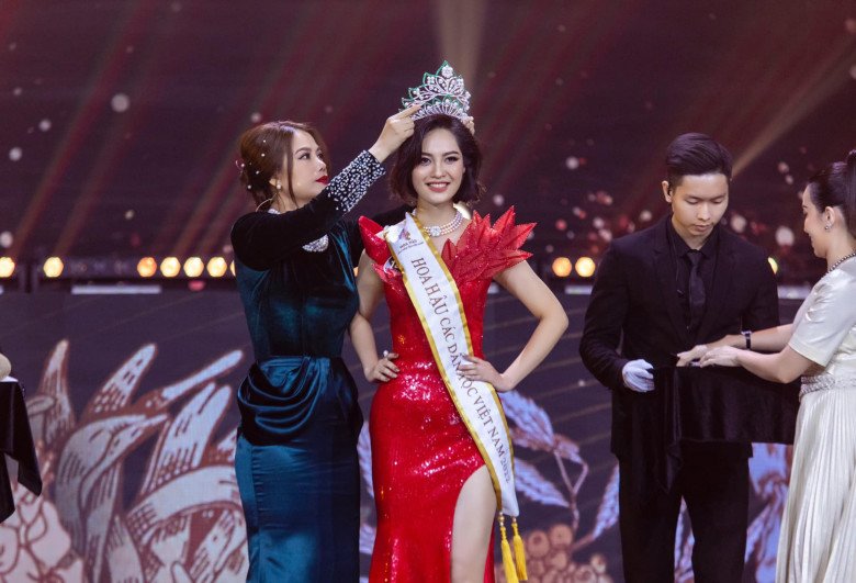 Đón tiếp 2 Miss Earth quốc tế, Trương Ngọc Ánh lẫn Phương Khánh khiêm tốn chọn tông đen - 5