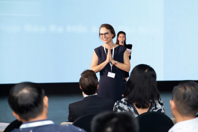 Ngoài các nghệ sĩ, sự kiện còn có sự góp mặt của nữ Tiến sĩ Josefine Wallat, Tổng Lãnh sự quán Đức tại TP.HCM. 