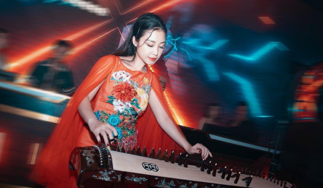 Mới đây, cô cũng gây ấn tượng mạnh khi kết hợp cùng BinZ, Soobin.