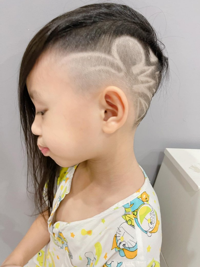 Con trai Lê Quyên gây chú ý với diện mạo khác lạ, để tóc xoăn dài - 10