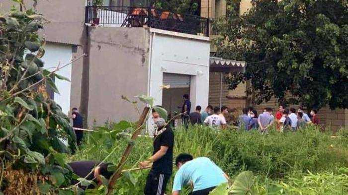 Lực lượng chức năng điều tra vụ việc.