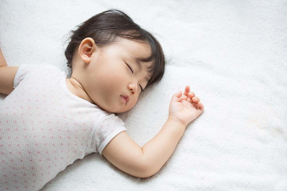 Nguyên nhân trẻ bị ra mồ hôi đầu nhiều khi ngủ và bú - 3