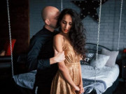 Sức khỏe - 3 "bảo bối" ở đầu giường khi quan hệ và quy tắc nam nhân nào biết thì phụ nữ khó rời xa họ