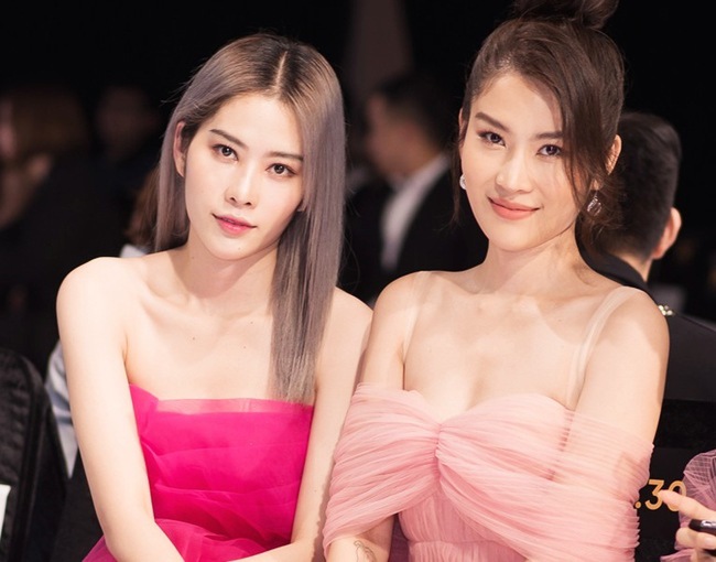 Nam Anh và Nam Em là cặp chị em song sinh nổi tiếng của showbiz Việt.