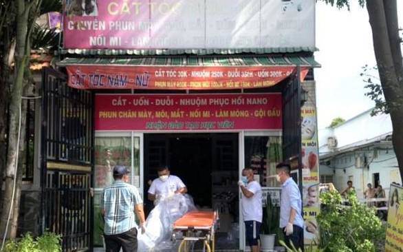 Các nạn nhân khi tử vong vẫn ở trong phòng, chỉ có vợ chồng ông P. được phát hiện ở sau nhà vệ sinh.