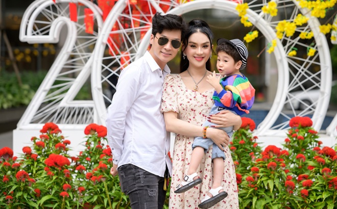 Lâm Khánh Chi tiết lộ con trai đã biết bố có bạn gái mới, nói câu trách móc khiến người nghe chạnh lòng.