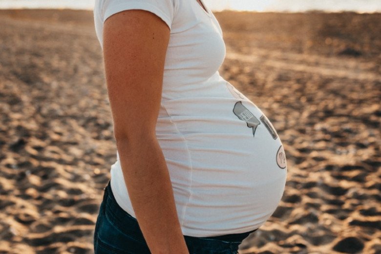 Mang thai có người bụng to, người bụng nhỏ, liệu có ảnh hưởng đến thai nhi? - 1