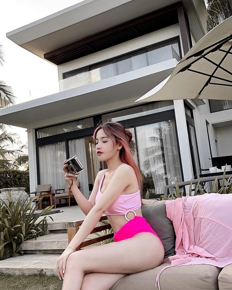 Nữ diễn viên quê Đồng Tháp mặc váy đục lỗ đi tắm biển, hack dáng nhờ chi tiết xẻ tà cao - 5