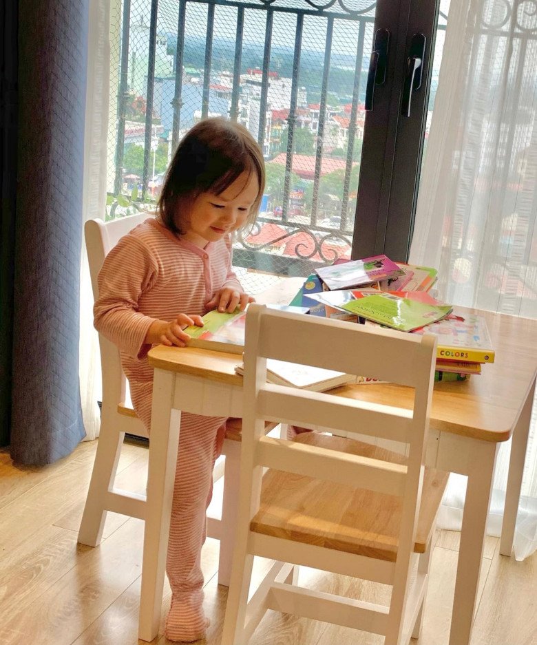 Lan Phương thông thạo 4 ngoại ngữ lấy chồng Tây 2m, con gái hưởng gen trội: 4 tuổi đọc sách vanh vách, cao vượt trội - 5