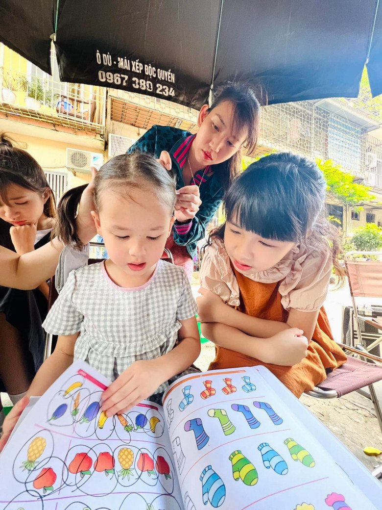 Lan Phương thông thạo 4 ngoại ngữ lấy chồng Tây 2m, con gái hưởng gen trội: 4 tuổi đọc sách vanh vách, cao vượt trội - 6