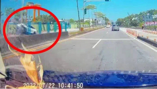 Nguyên nhân khiến anh đâm xe vào cột đường là gì?