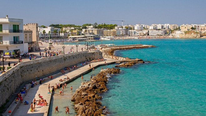 Lạc bước đến thị trấn cổ xinh đẹp ở vùng amp;#34;gót chiếc ủngamp;#34; châu Âu - 3