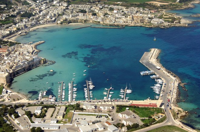 Lạc bước đến thị trấn cổ xinh đẹp ở vùng amp;#34;gót chiếc ủngamp;#34; châu Âu - 4