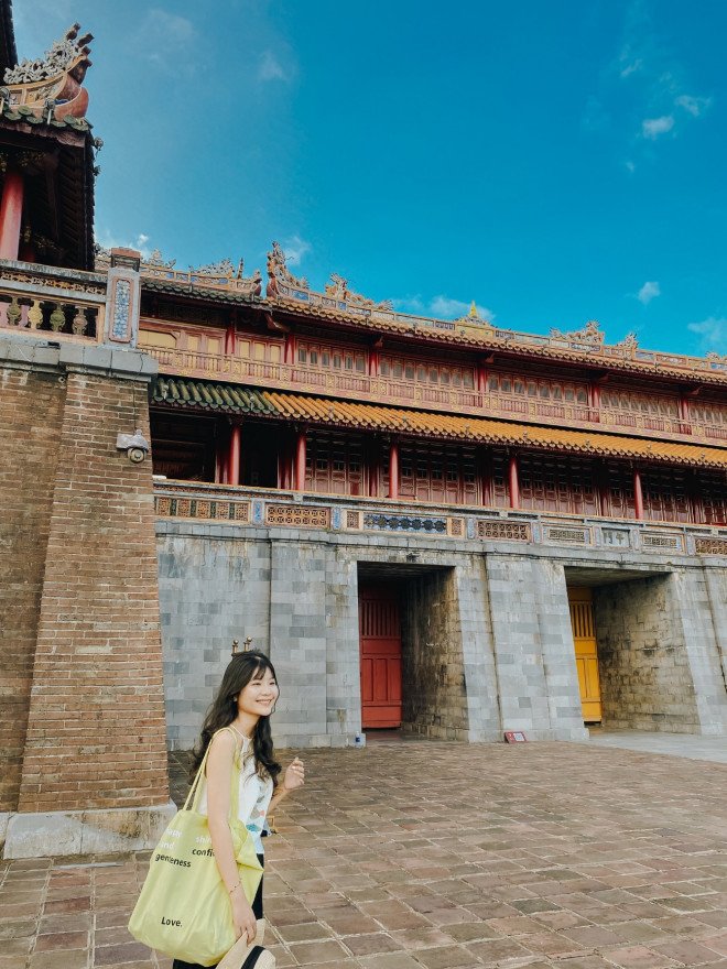 Dạo phố, thưởng thức tàu hủ, ngắm sông Hương - 1