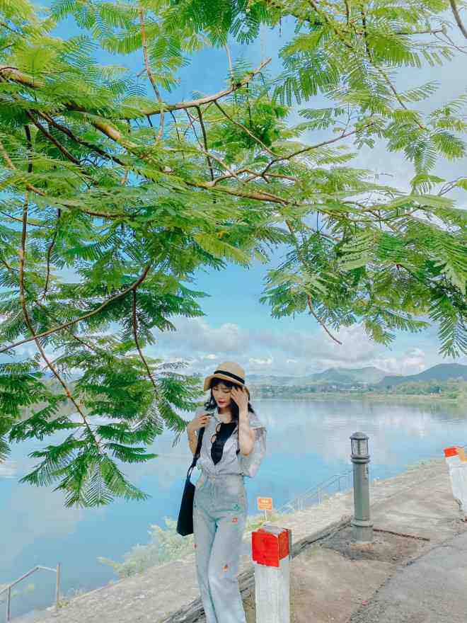 Dạo phố, thưởng thức tàu hủ, ngắm sông Hương - 11