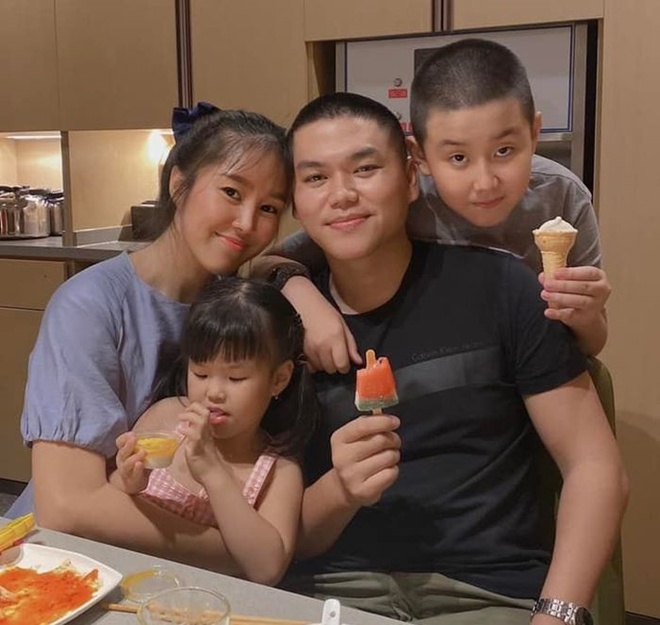 Lê Phương hạnh phúc với gia đình nhỏ, có chồng trẻ chiều chuộng và 2 con đủ nếp đủ tẻ.