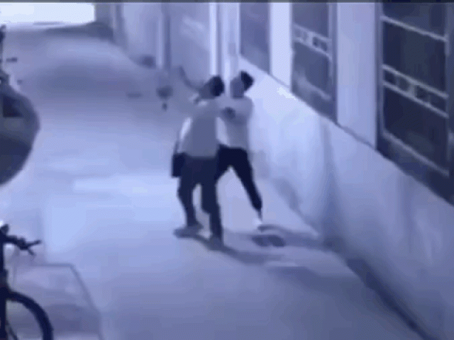 Clip Eva - Clip: Cãi nhau với bạn trai, cô gái nhảy lầu tự tử và cái kết bất ngờ