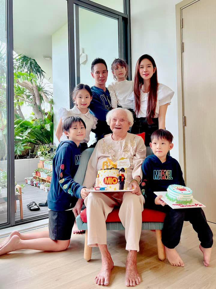 Có 4 công ty, ở nhà 40 tỷ, Lý Hải Minh Hà nói gì khi bị chê mới lần đầu đưa mẹ 96 tuổi đi biển