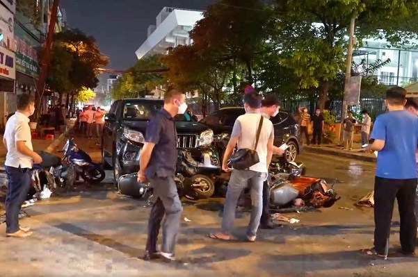 Tin nóng ngày 29/7: Lái xe Santa Fe gây tai nạn liên hoàn ở Hà Nội trong đêm khiến một người tử vong là ai? - 3