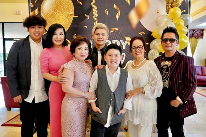 Khi Bằng Kiều công khai chuyện có con thứ 4, vợ cũ Trizzie Phương Trinh đăng bài chúc mừng nam ca sĩ.