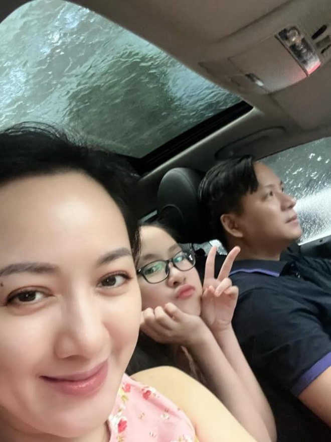 Sao Việt 24h: Ngoại hình Phạm Quỳnh Anh sau 2 tuần sinh con thứ 3, ảnh nào cũng lấy tay che bụng - 8