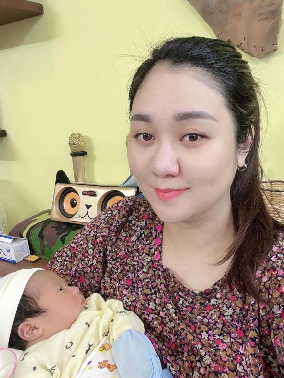 Sao Việt 24h: Ngoại hình Phạm Quỳnh Anh sau 2 tuần sinh con thứ 3, ảnh nào cũng lấy tay che bụng - 10