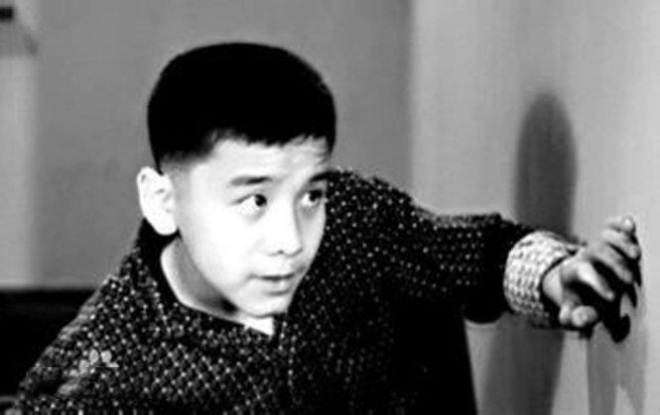 Khương Đại Vệ sinh ra trong gia đình có truyền thống nghệ thuật.