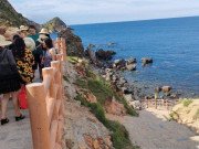 Xem ăn chơi - Bất ngờ không thu vé vào cổng, Eo Gió trở nên bát nháo