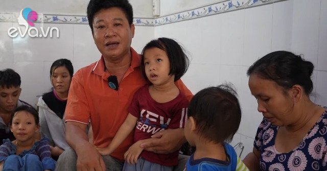 thumbnail - Cặp vợ chồng đông con nhất nhì Sài Gòn: Có 11 đứa, tiết lộ lí do đẻ nhiều khiến bao người ngỡ ngàng