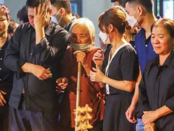 Hình ảnh xúc động ngày 5/8: Xóm giềng mắt đỏ hoe đón 3 liệt sỹ về thăm nhà lần cuối