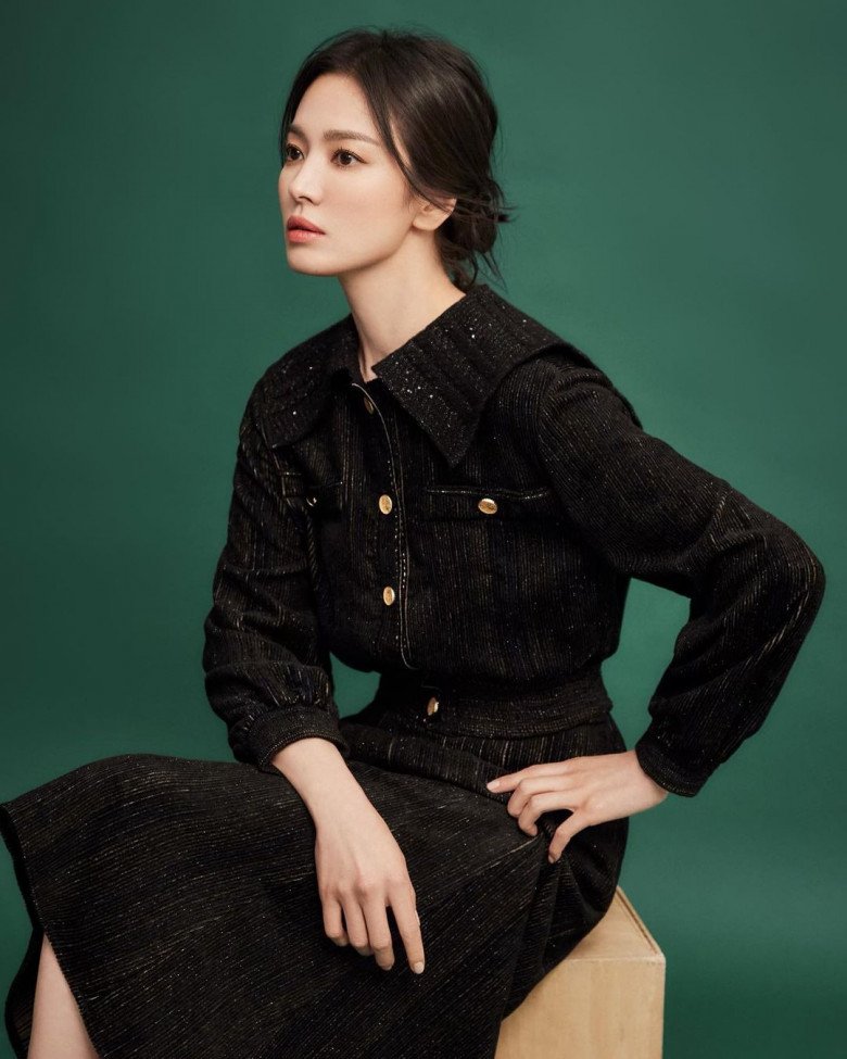 Bà hoàng amp;#34;cháy hàngamp;#34; Song Hye Kyo dự báo xu hướng thời trang Thu Đông, dân công sở bắt trend còn kịp - 5