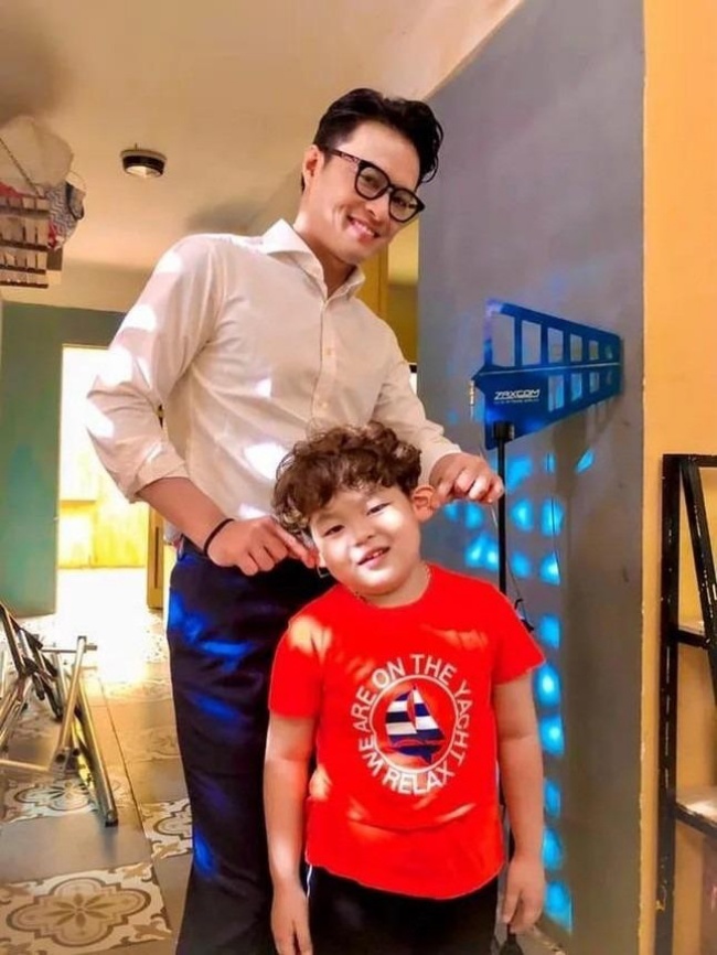 Những cảnh Thương Ngày Nắng Về có Hồng Đăng bị cắt sóng: Đức hóa khủng long bảo vệ con gái, ngọt ngào hôn Khánh - 12