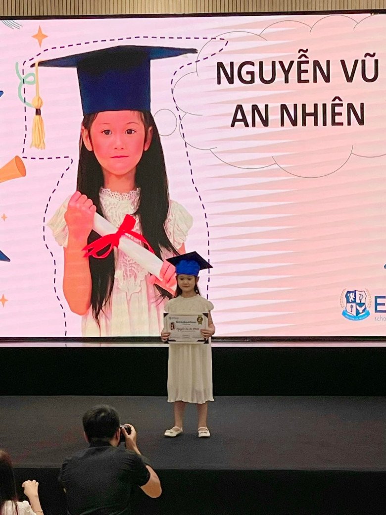 Con gái đại gia nhà 200 tỷ Đoàn Di Băng học mẫu giáo bị mời phụ huynh 3 lần, cuối cùng đã tốt nghiệp - 5