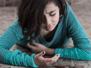 Sức khỏe - Chế độ ăn khiến cô gái 23 tuổi xương loãng như bà lão 80