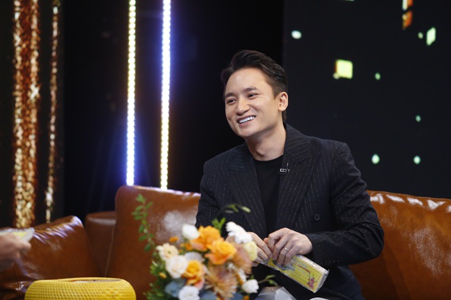 Phan Mạnh Quỳnh bị khui amp;#34;bí mật đời tưamp;#34; trên sóng truyền hình, kể chuyện amp;#34;về quê khi thiếu tiền là chínhamp;#34; - 3