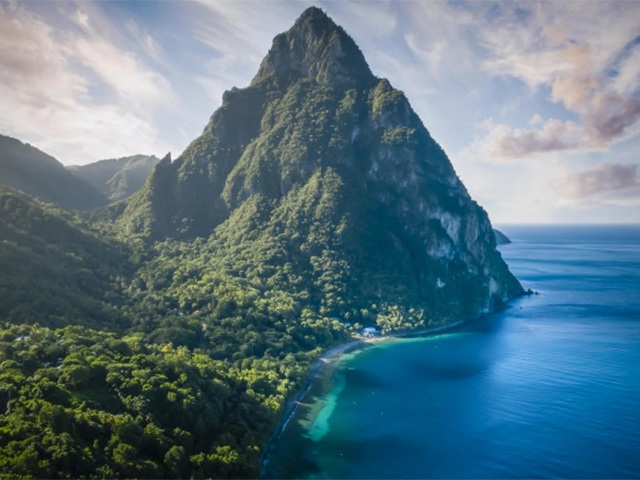 Phiêu du trên hòn đảo thiên đường giữa lòng Đại Tây Dương