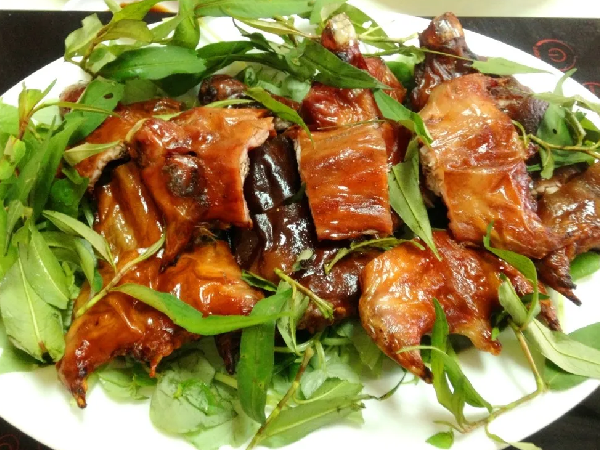 Nghề lạ ở Việt Nam: Bẫy loài phá hoại mùa màng, bốc mùi hôi nhưng là đặc sản nổi tiếng, kiếm tiền triệu mỗi ngày - 2