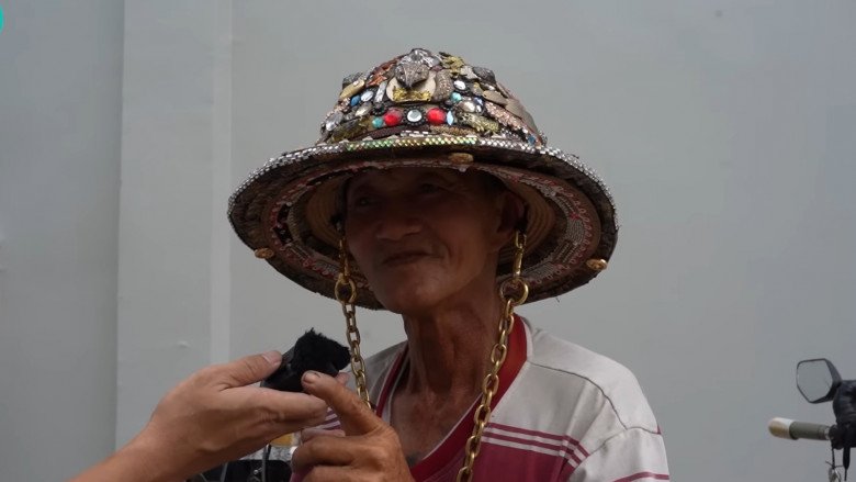 Ông Sơn chỉ có một mình, không vợ không con không gia đình.