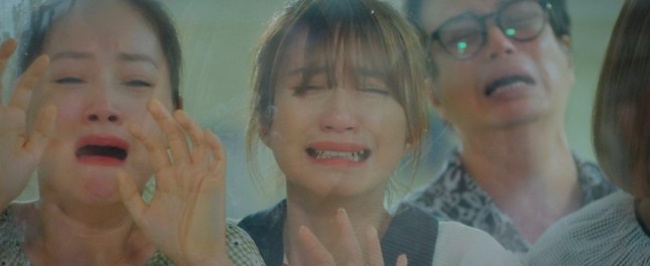 Vén màn bí mật nụ hôn đám cưới Thương Ngày Nắng Về, Đình Tú ngơ ngác hỏi Huyền Lizzie đi trăng mật cùng ai - 2