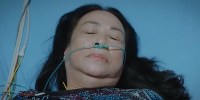 Vén màn bí mật nụ hôn đám cưới Thương Ngày Nắng Về, Đình Tú ngơ ngác hỏi Huyền Lizzie đi trăng mật cùng ai - 1