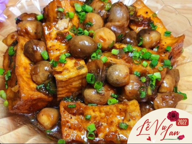 2 cách làm nấm rơm kho chay với đậu hũ, nước tương cực ngon cho rằm tháng 7