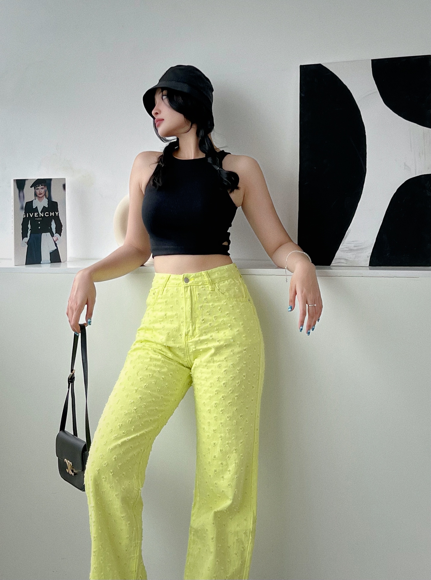 Với khả năng phối màu bắt mắt sẽ tạo nên vẻ đẹp thời thượng, năng động và đầy cá tính.