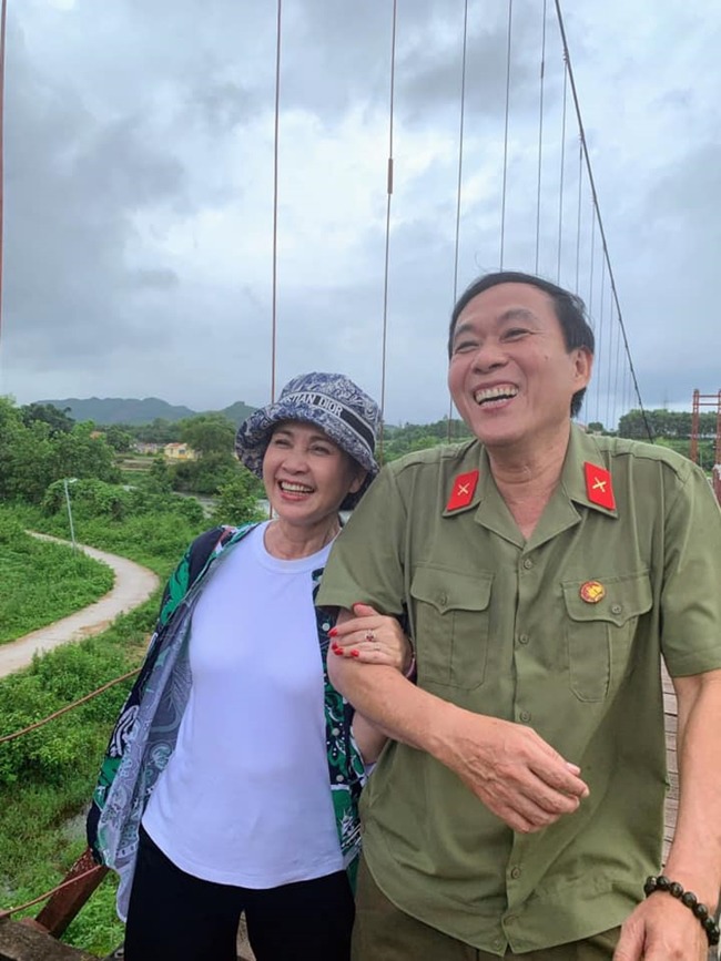 Mẹ Đức (Thương Ngày Nắng Về): Ngoài đời là mẹ chồng amp;#34;rất khônamp;#34;, có mối tình hơn 30 năm với người đàn ông amp;#34;kiệm lời yêuamp;#34; - 11